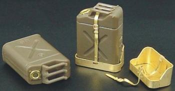 hauler-US-support-jerrycans-photo-etched-1/48