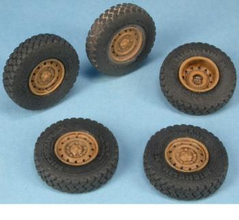 Set-wheels-Land-Rover-SNATCH-Airfix-scale-model-48th