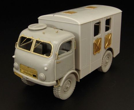 Military model kit TATRA-805 Ambulance