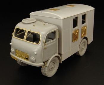 Maquette-TATRA-805-Ambulance-HLS48015